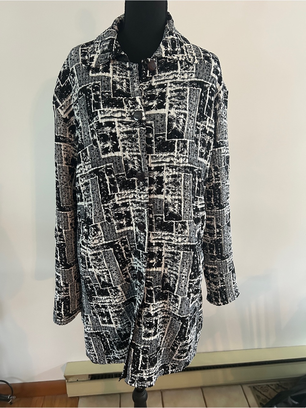 Black & White Patterned Women’s Reversible Blazer Jacket